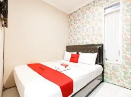 RedDoorz Syariah Near Jam Gadang Bukit tinggi 2