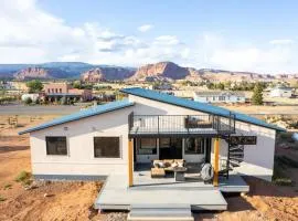 Luxury Modern 4 Bedroom House Near Capitol Reef NP