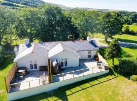 Bumblebee Cottage-Uk39918