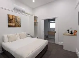 第六小屋旅舍