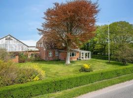 Bondegårdsferie med fiskemuligheder，位于Bredebro的酒店