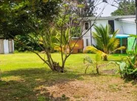 Villa 1200m2 de jardin "100m plage"