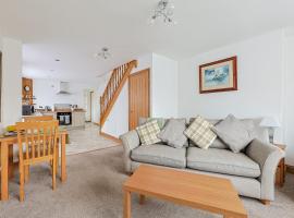 Spacious Self Contained Annexe with Parking - Pass the Keys，位于Chinnor的酒店