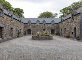 3 Clos Na Feirme Three Bedroom House with Hot Tub
