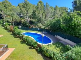 Apartamento exclusivo en Calafat - En frente de Cala Llobeta，位于卡拉法特的酒店