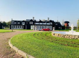 Villa Nõva large sauna house, we offer also SPA BATH，位于Vaisi的酒店