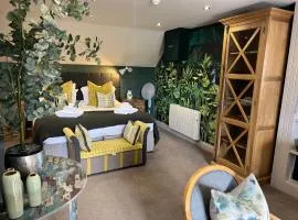 No33 THORNHAM BOUTIQUE SUITES