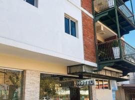 MON Hotel Boutique，位于孔斯坦萨的酒店