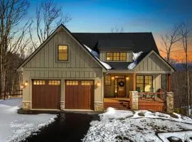Laurel House - Luxury, Mtn Views, Games, Office, Bar, and Hot Tub