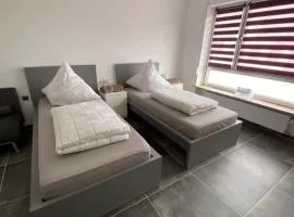 Moderne 2 Zimmer Wohnung Küche und Bad im Zentrum