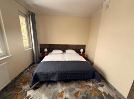 Hotel Gryf，位于科希切日纳的酒店