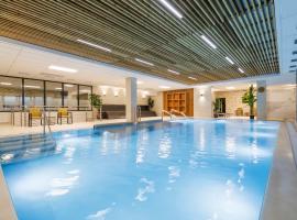 Hotel Červenohorské sedlo，位于卢捷拿纳德德斯努的酒店