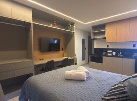 Lindo Studio com rooftop e piscina，位于卡贝德卢的酒店