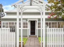 The Cottage - Shellharbour Village