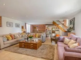 5 Bed in Lower Bodham oc-s29594