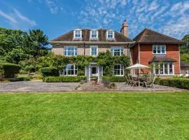 6 Bed in Robertsbridge oc-d29525