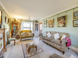 3 Bed in Hingham oc-m29945，位于Hingham的酒店