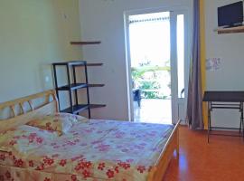 GITE-Hotel LA CAZ DES ORANGERS，位于Le Bois de Nèfles的酒店