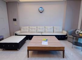 安平水岸景觀近鬧區包棟民宿，位于安平区的酒店