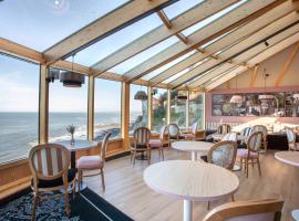 格朗维尔美居大酒店，位于格朗维尔的酒店