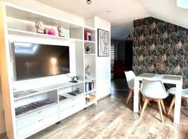 Gemütliche Dachgeschosswohnung zur Alleinnutzung mit kl Küche & Bad