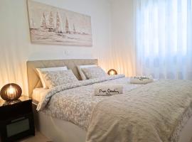 Apartment Verdi Split with free private parking space，位于斯普利特的舒适型酒店