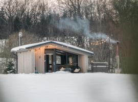 Privatus romantiškas namelis dviems prie vandens Šilalės rajone，位于Dirkintai的酒店