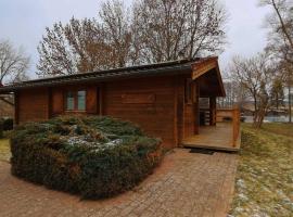 Holzhaus direkt am See，位于Priepert的酒店