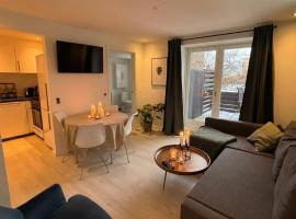 3-room apartment with free parking and terrace，位于奥尔堡的酒店