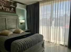 5 VENATOR House Boutique