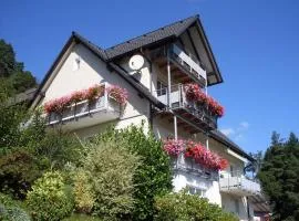 Apartment Am Keschtewaeldele by Interhome