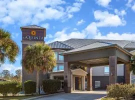 布缇拉昆塔套房酒店