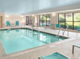 TownePlace Suites by Marriott Bangor，位于Brewer的酒店