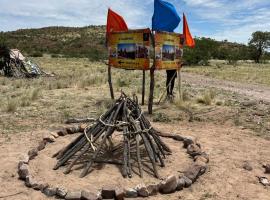 Ombango Himba Village and Camping，位于达马拉兰的住宿