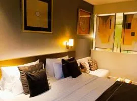 BUENA LUX Novotel Manila Hotel Residences Acqua