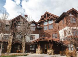 Lodge at Brookside, A Vail Resorts Property，位于埃文的酒店