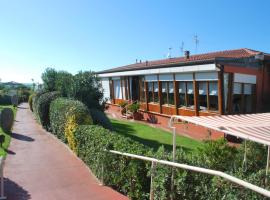 Le Sable Fin Beach House，位于维亚雷焦的酒店