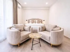 Royal Renaissance Boutique