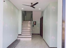 Hotel Paradise，位于Rewa的酒店