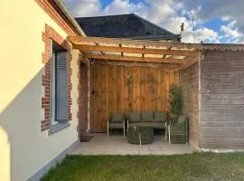 Maison cosy avec terrasse & parking - 5min de Tours