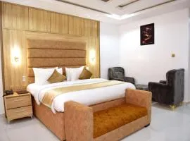 Immaculate Excellence Luxury Hotel