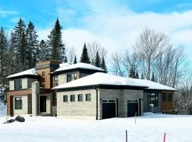 3000 Sqft Modern Muskoka Entire Cottage Huntsville - Escape to Serenity - Algonquin Arrowhead