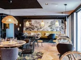 龙诺莱斯诺富特酒店