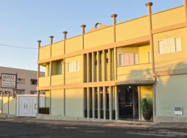 Hotel Carolina 2- próximo ao hospital Regional, hospital Mario Palmério, Hospital São Marcos