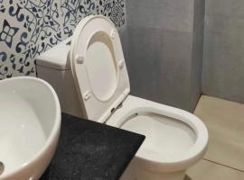 Hotel O Kailath Safe Stay Tourist Home，位于提喀迪的酒店