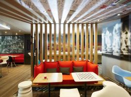 宜必思瓦伦西耶纳酒店，位于瓦朗西纳的酒店