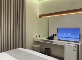 فندق أبو الجوهره نيوم أمالا，位于Ḑubā的酒店