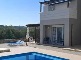 Yassas Apartment with shared pool