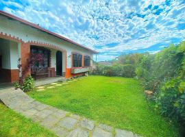 Casa rústica, charmosa e confortável，位于特雷索波利斯的酒店