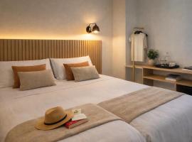 Hugo Beach Hotel & Apartments，位于甘迪亚的酒店